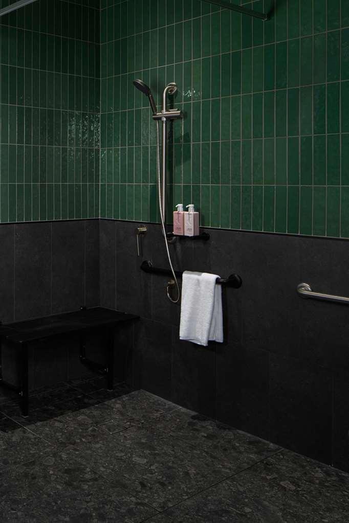 Qt Newcastle Hotel Exterior photo A shower in a Japanese onsen